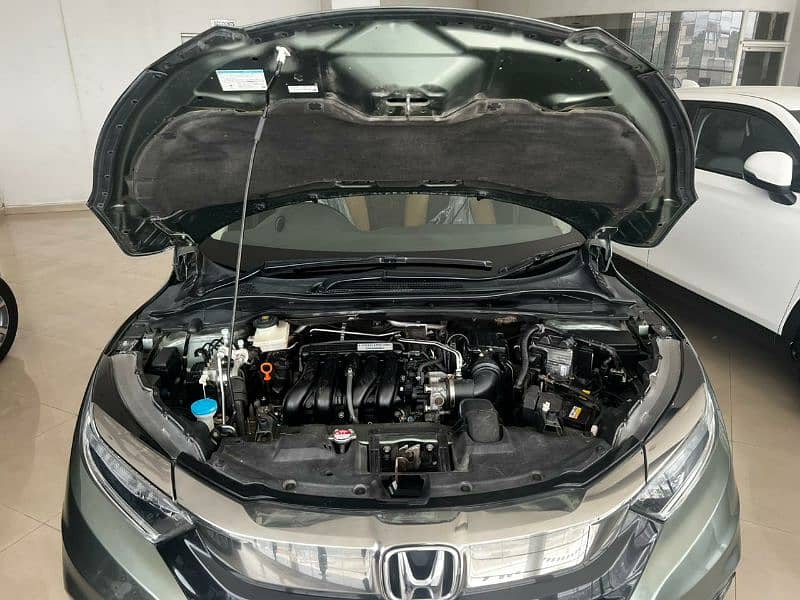 Honda Vezel Full option 19/24 16