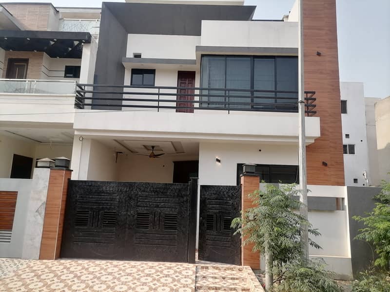 Prime Location 5 Marla House In Stunning Citi Housing Society Is Available For Sale 3