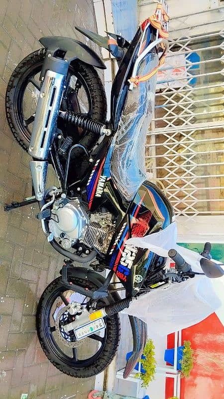 Yamaha YBR 125G only 375km driven 2023 model 0