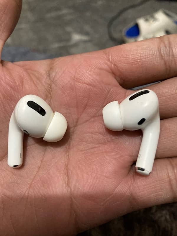 Apple Airpods Pro-1 without Charging case 0