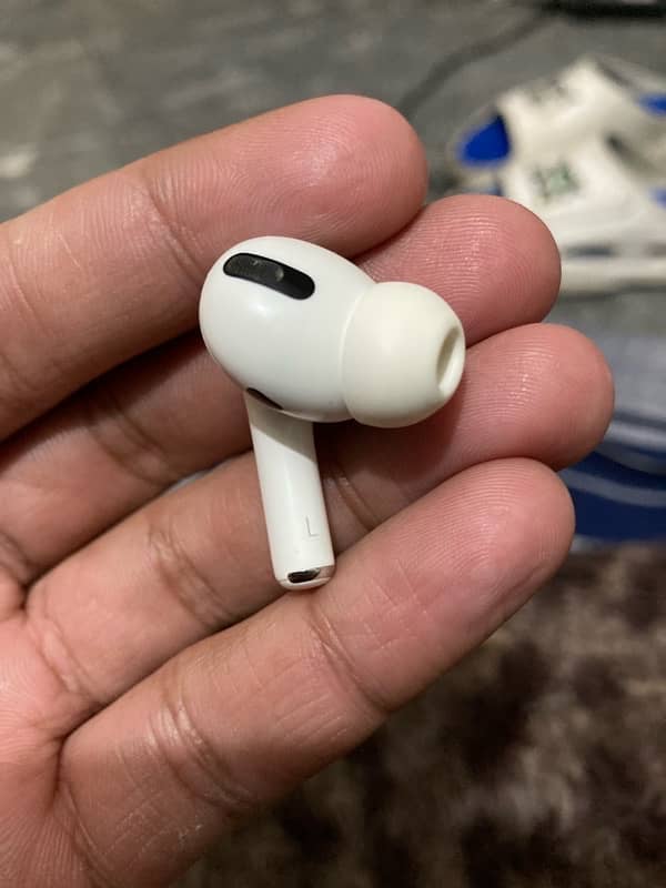 Apple Airpods Pro-1 without Charging case 1