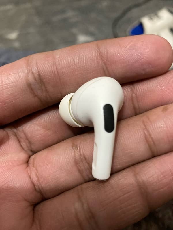 Apple Airpods Pro-1 without Charging case 2