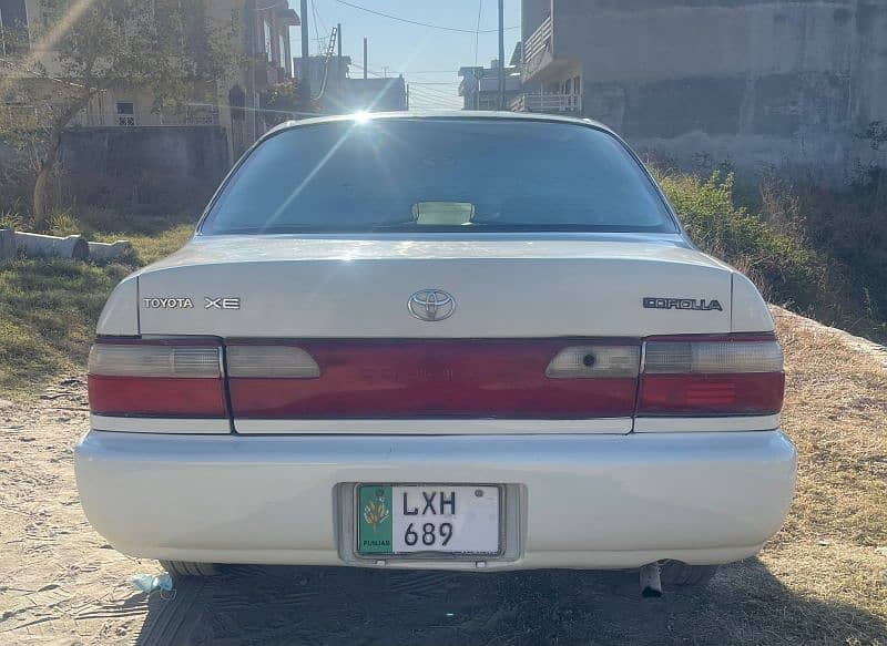 Toyota Corolla XE 1998 4