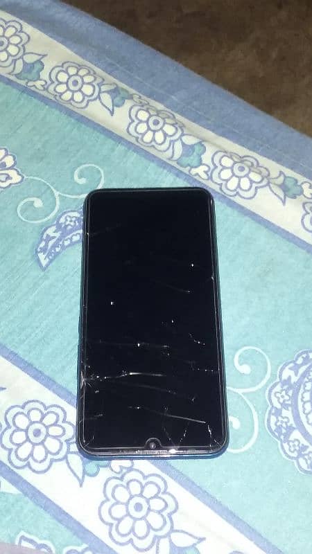 panel theak ha glass mai scratched ayn hn 3