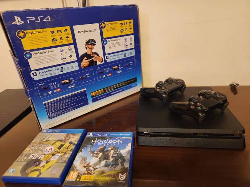 PS4 SLIM dual Controller Almost New 500GB 1