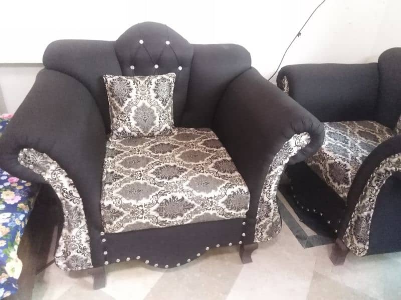 7 seaters sofa set. 1