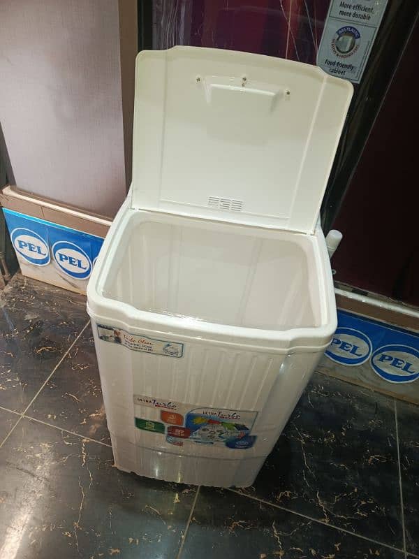 Baby size washing machine and spin dryer 8