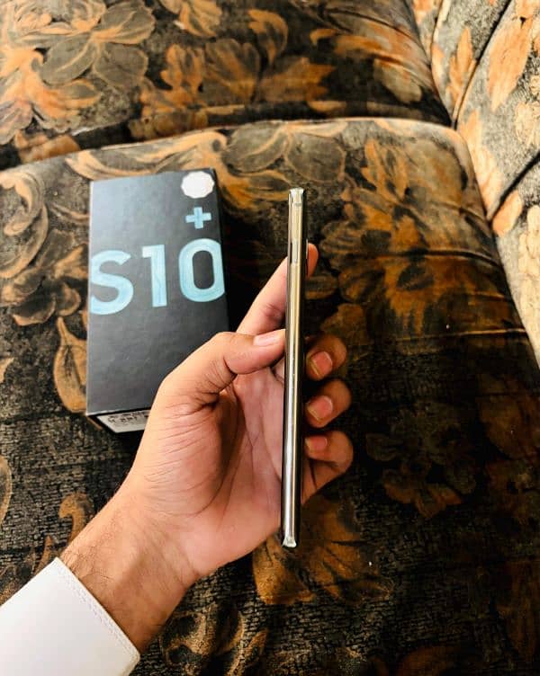 Samsung S10 plus 8/128Gb Official Pta Approved 6