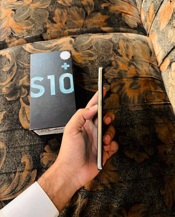 Samsung S10 plus 8/128Gb Official Pta Approved 7