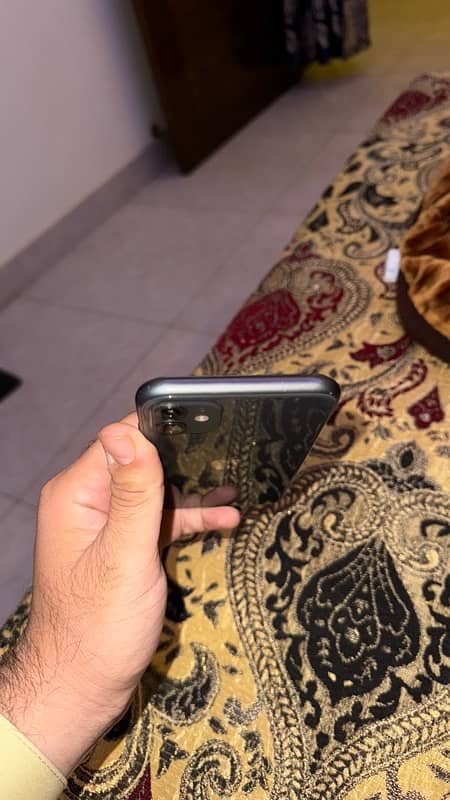 iphone 11 64 gb pta approved 1