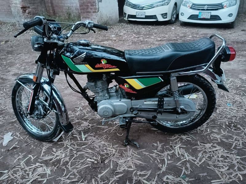 honda 125 ok hy koi masla nh bhren hy 2