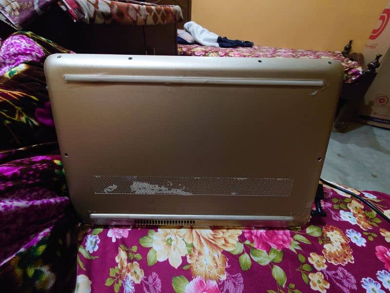 hp core i5 gen 7  condition 10/9 only serious buyers 1