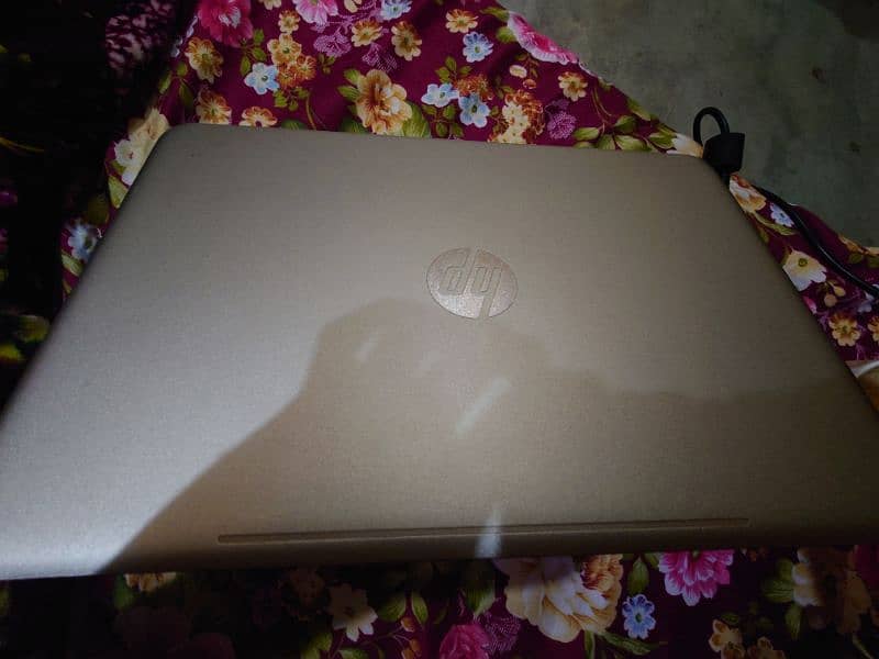 hp core i5 gen 7  condition 10/9 only serious buyers 2