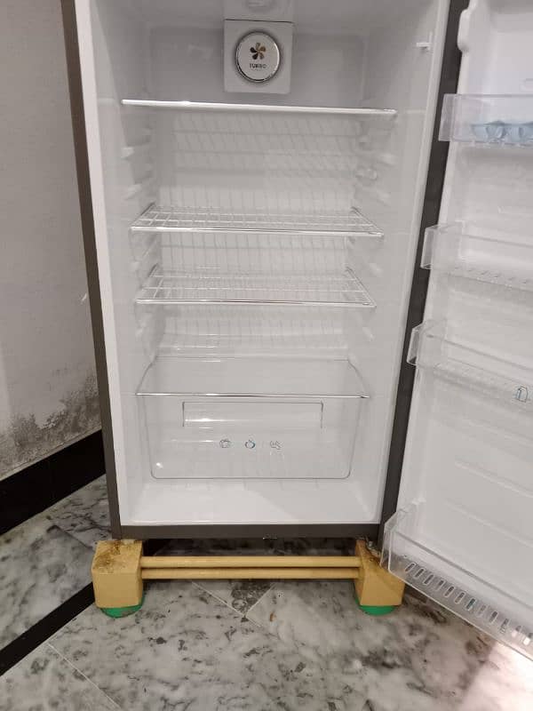 haier single door fridge in good condition 3