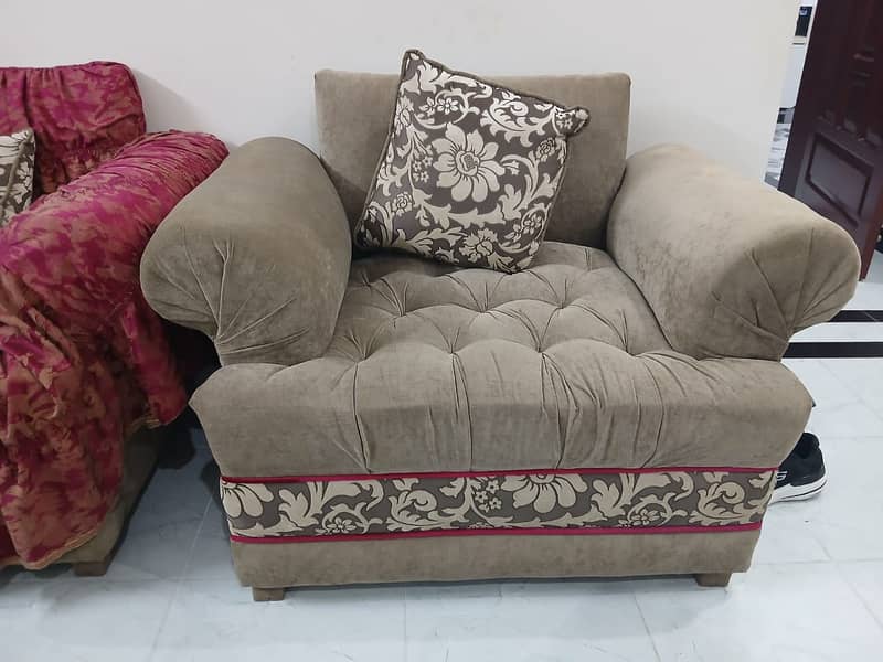 7 Seater slightly used sofa for sale 2