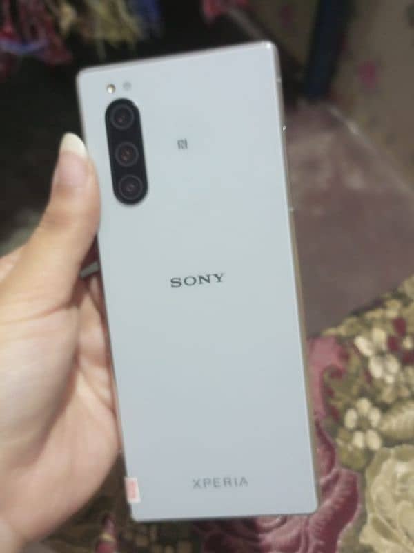 sony xperia 5 2month sim working 1