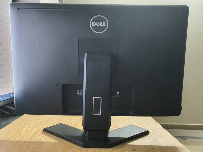 DELL 23 inch FHD 1080p Built-in Speakers LED-Lit Professional Monitor 4