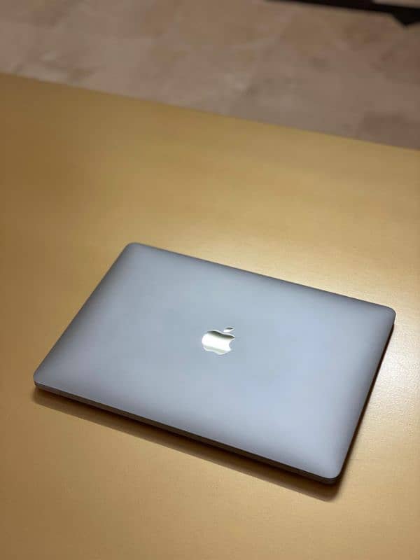 MacBook Air M1 2020 8/256gb 5