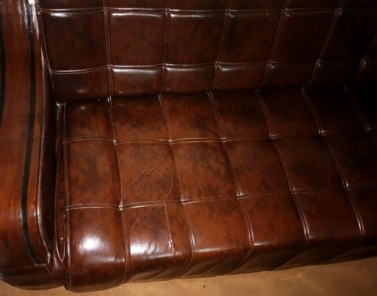 5 seater leather sofa 3 months use 2