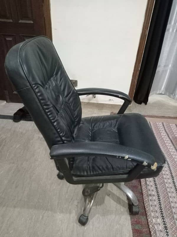 Revolving office chair 1