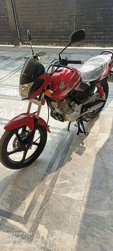 Honda CB 125F 2025 3