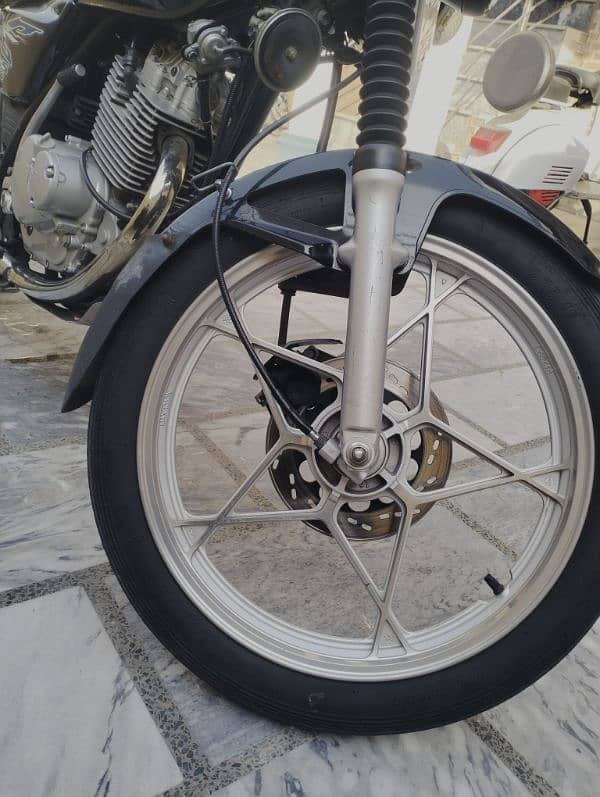 Suzuki GS se 150 out class condition 1