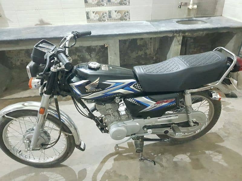 Honda CG 125 BLACK New 3