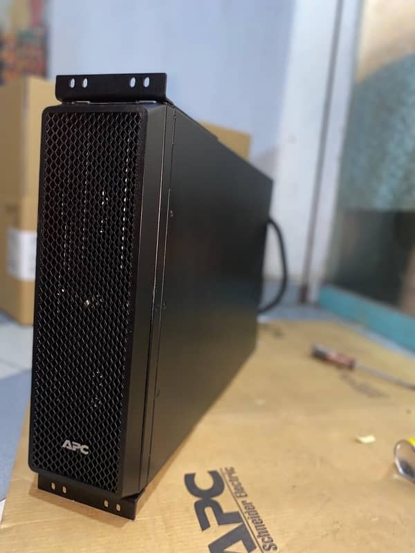 Apc ups 1500Va 7