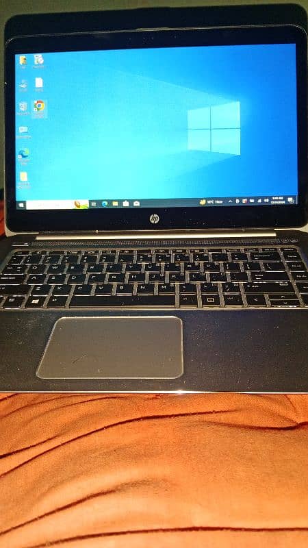 HP 1040 CORE i5 6th gen. 8gb RAM with 256gb SSD, wifi cam, charger&bag 3