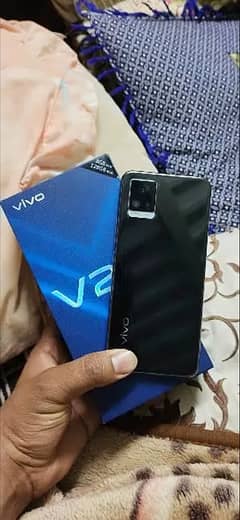 Vivo v20.