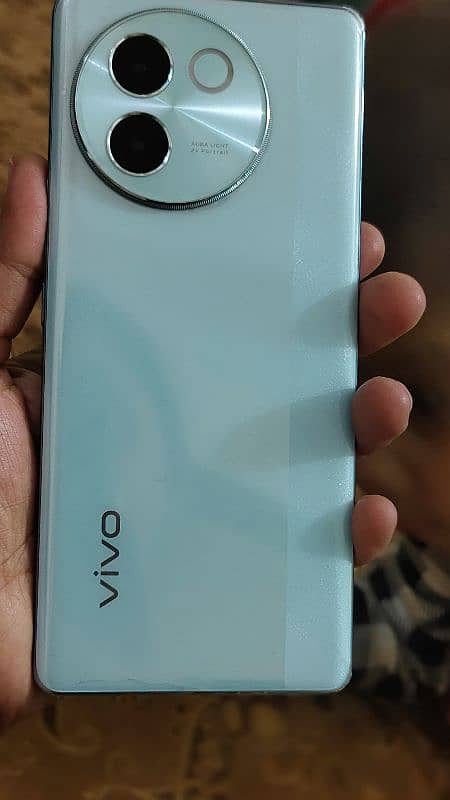 vivo v30e with full box 1