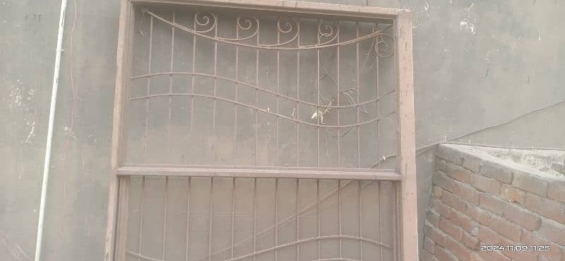 pure iron window for sale with double sided green mirror 2