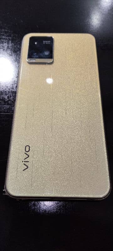 vivo y33T golden colour 8 gb ram 128 gb memory 2