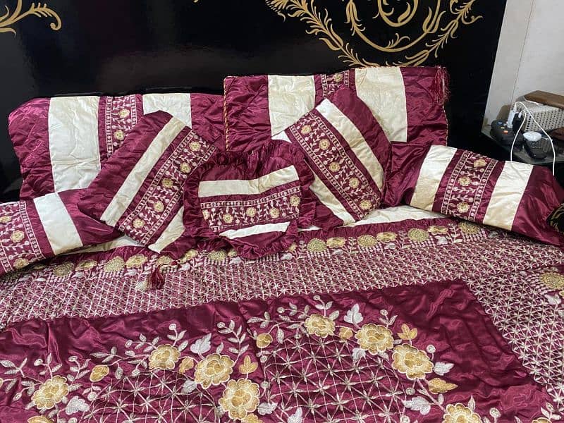 Bedsheet set with comforter 1