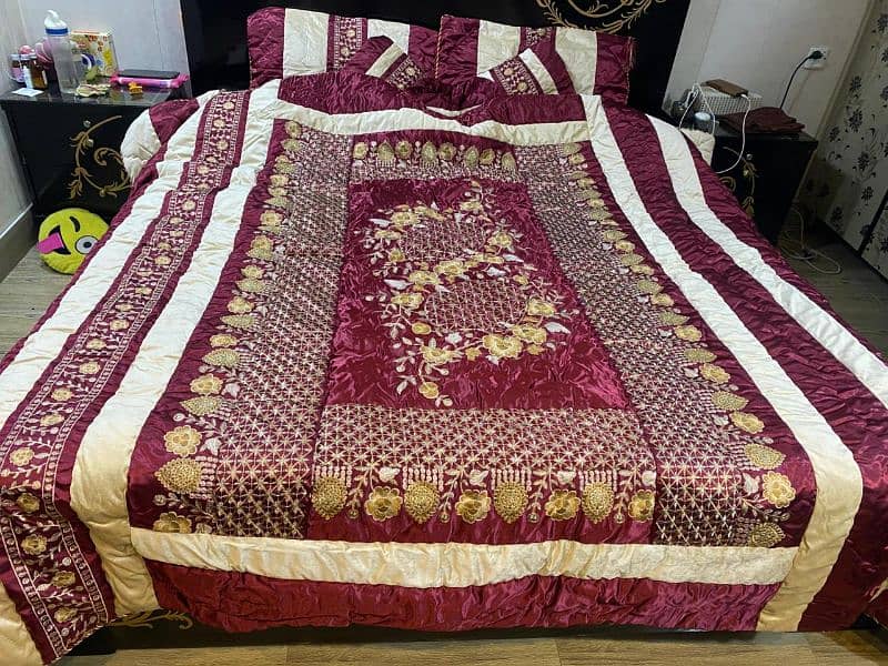 Bedsheet set with comforter 4