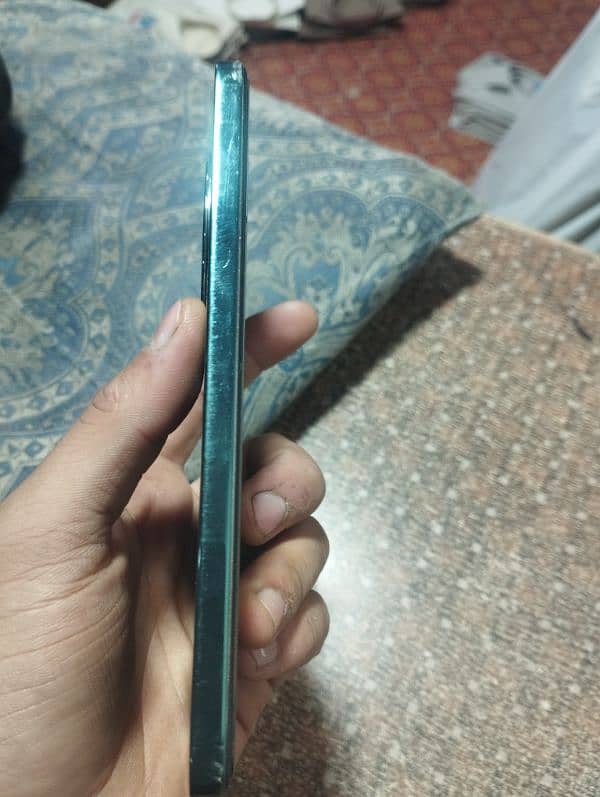 good condition phone 10.9 condition.  8+8gb ram 256 GB rom 4