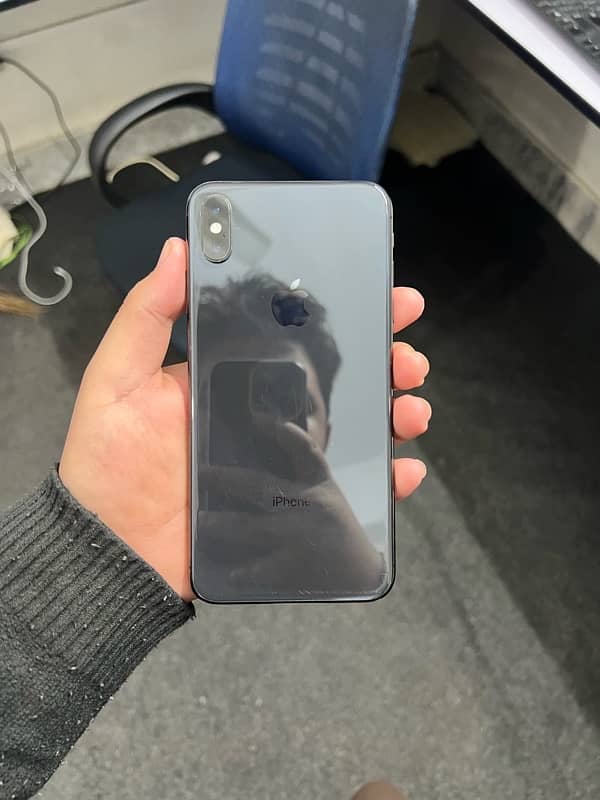 iPhone XS Max 3