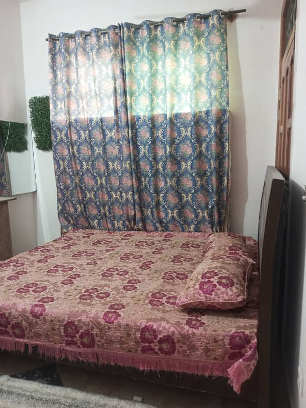 Furnish room available in G11/3 for lady with mess 1