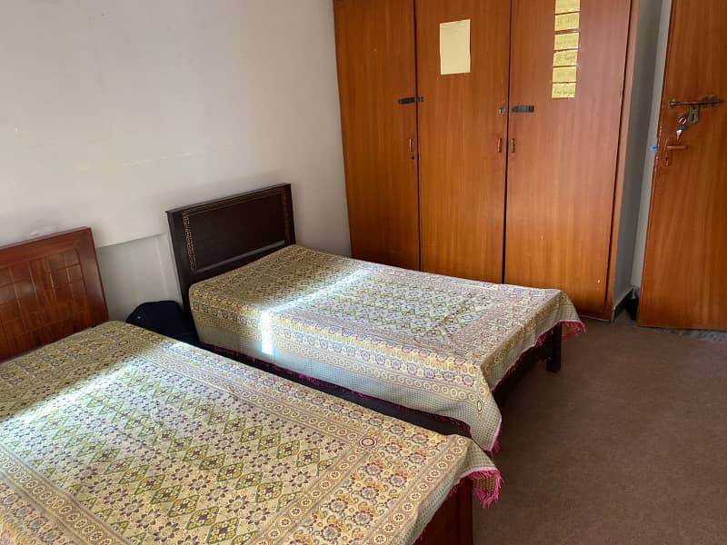 Girl hostel available in G11/2 for ladies 5