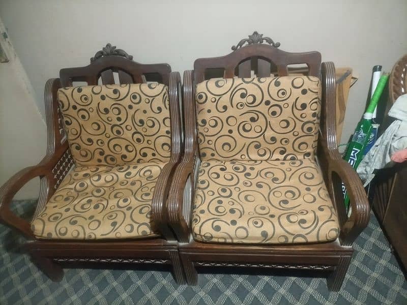 5 Seater Sofa Set Neat condition 1