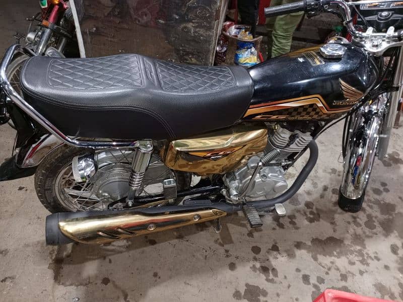 For Sale,,,Honda CG 125 Self start Model 2024 one hand use, 3