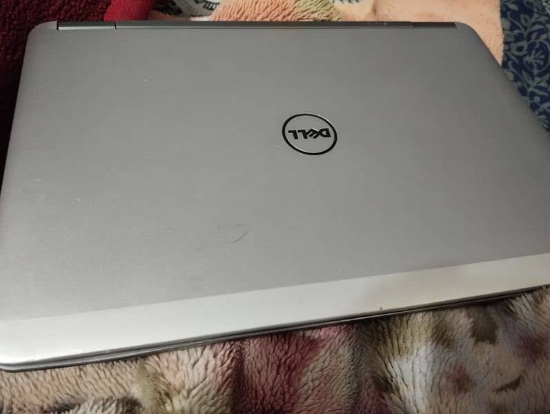 Dell Latitude E7240 0