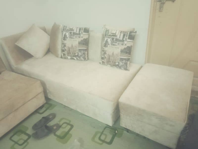 sofa set 7 seater.  3+3+1 velvet 3