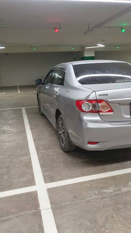 Toyota Corolla Altis 2013 4