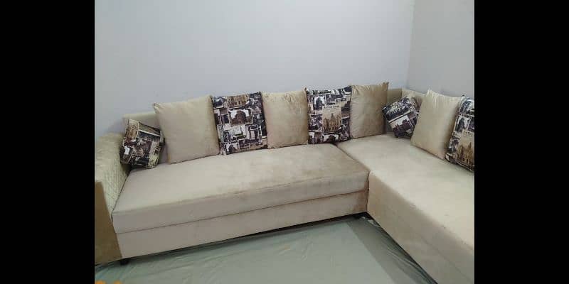 sofa set 7 seater.  3+3+1 velvet 0