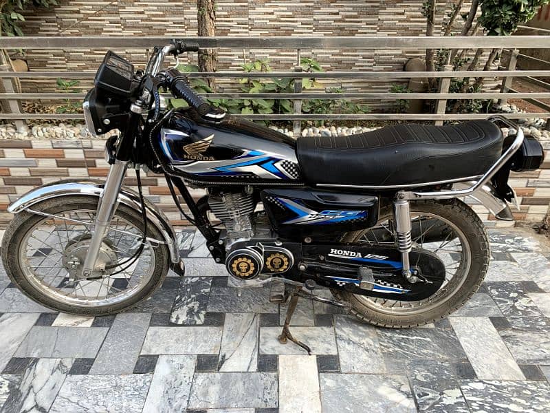 Honda 125 BLACK 0