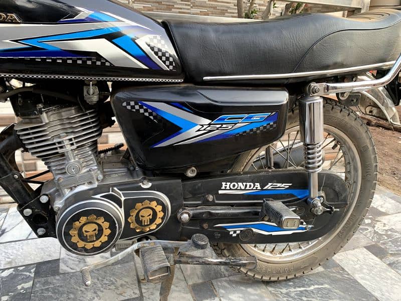 Honda 125 BLACK 6