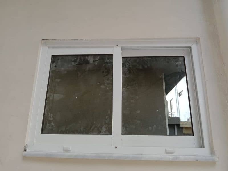 ALUMINIUM AND GLASS WINDOW 3