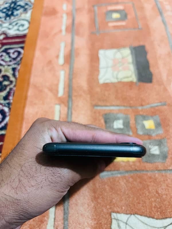 iphone 11 Non PTA 128 GB 3