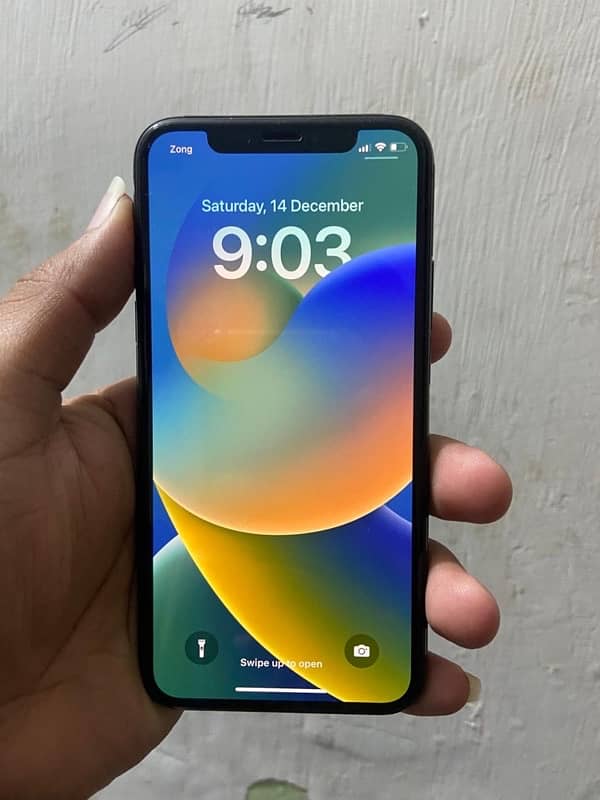 iPhone X wather pak bather halt 90 2